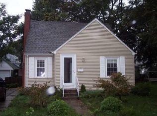 38 Grantland Rd, Cranston, RI 02910