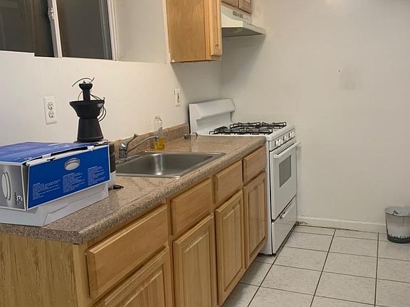 5th image of 21 Parish Ave #1