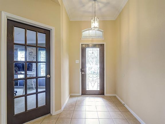 5th image of 611 Castle Cove Ln