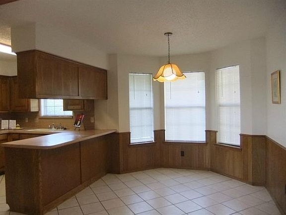 5th image of 1881 Kings Canyon Cir