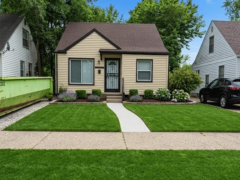 20258 Ferguson St — Photo 1