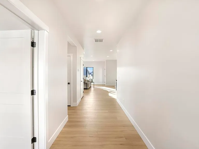541 Canyon Falls Dr — Photo 26