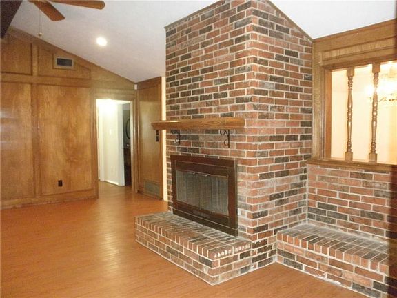5th image of 4329 Country Club Dr
