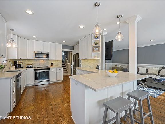 5th image of 4222 Enfield Ave