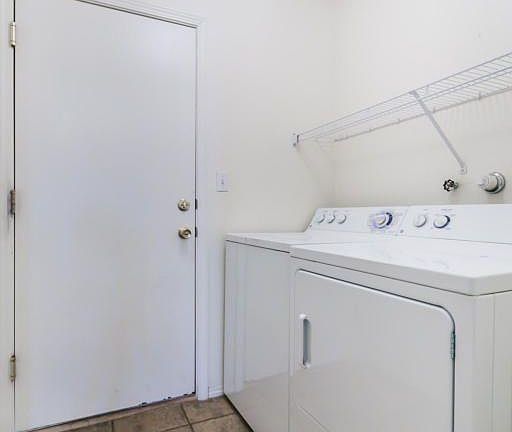 3rd image of 10424 Condor Dr NW