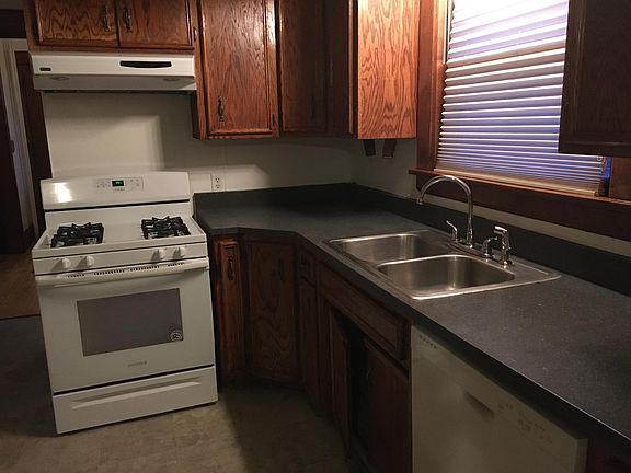 5th image of 1139 Ross Ave