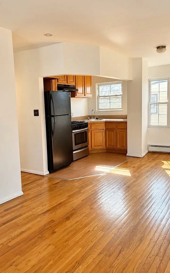 2 bed, $2,700 — Photo 2