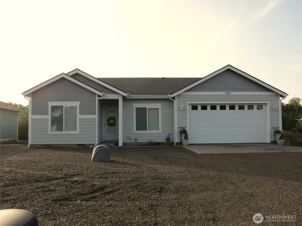 969 Cascade Avenue SW, Ocean Shores, WA 98569