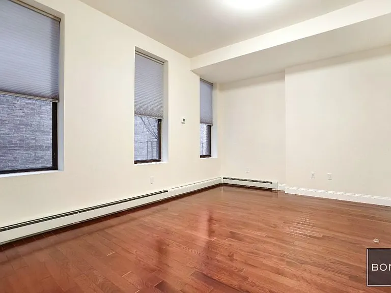 932 8th Ave #3 — Photo 4