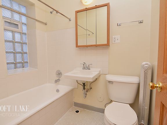 3rd image of 6250 N Winthrop Ave APT 111