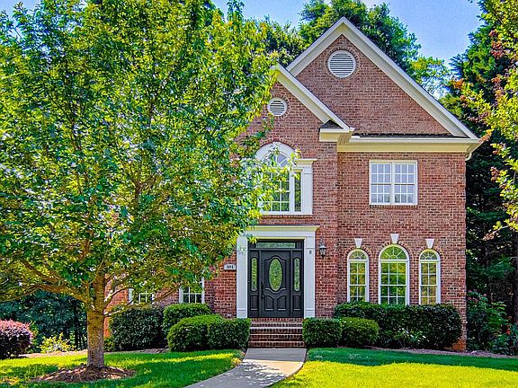 A very pretty house!