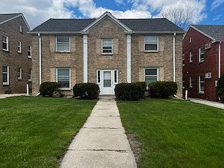 8516 W Watertown Plank Rd — Photo 2