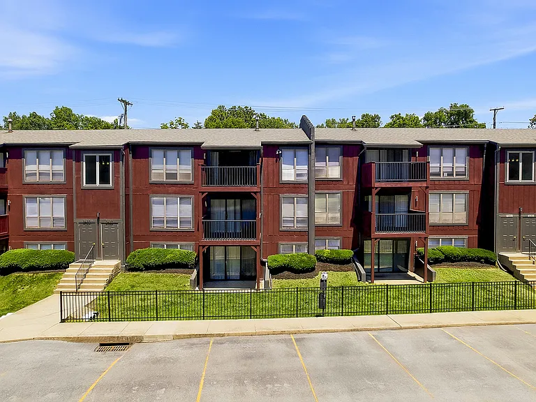 Eagles Eyrie Apartments