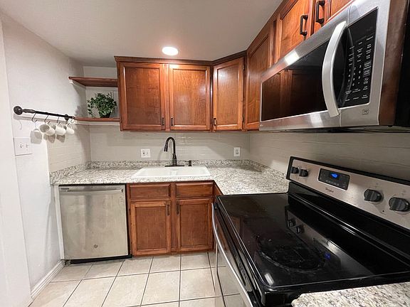 3rd image of 1300 N Lafayette St #1306