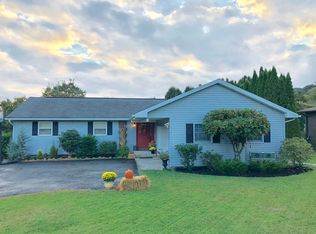 50 Hickory Rd, Dallas, PA 18612