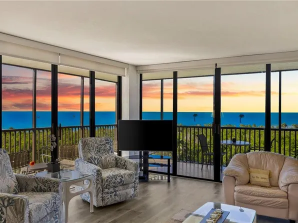 11 Bluebill AVE #702, NAPLES, FL 34108