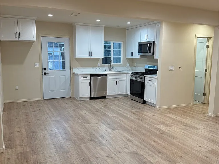 7879 Claybeck Ave — Photo 15