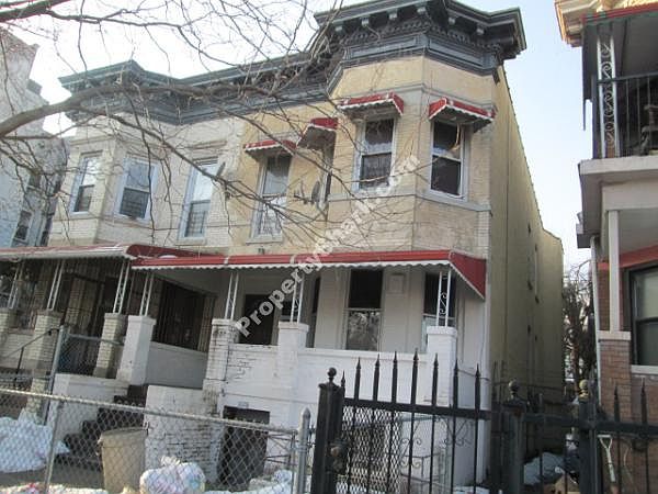 2nd image of 2333 Foster Ave #3