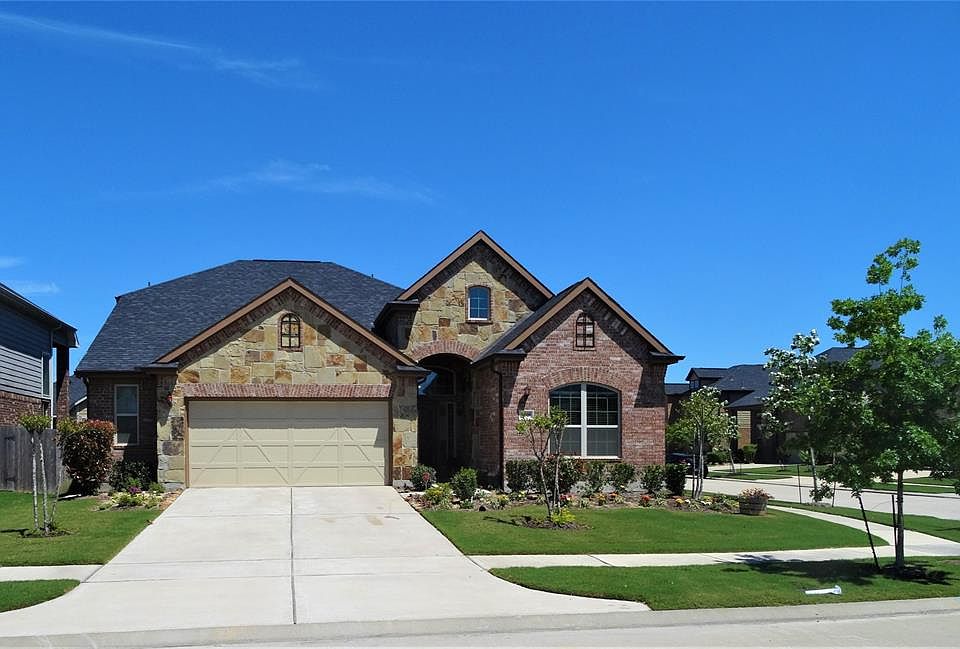 1st image of 24926 Lakecrest Glen Ln