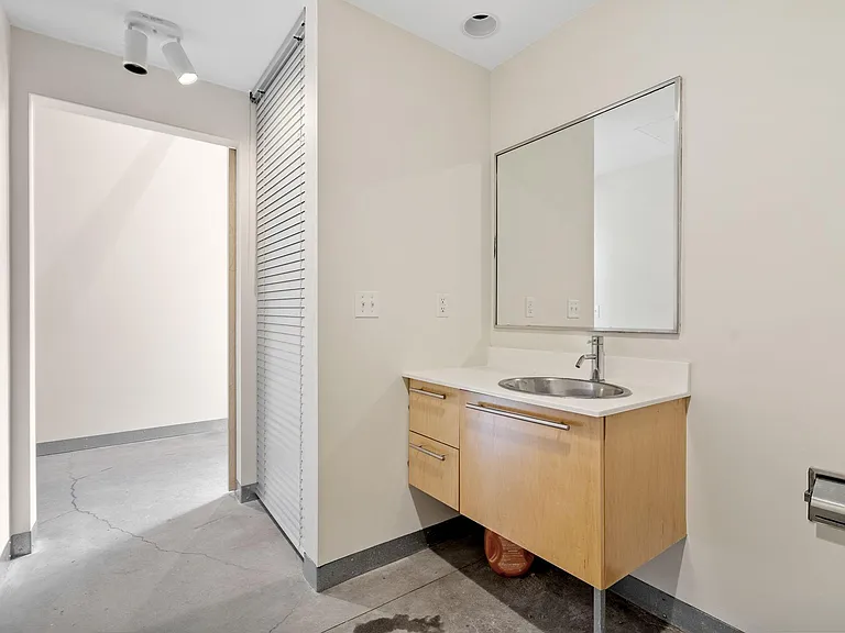 700 Washington Ave N #613 — Photo 16