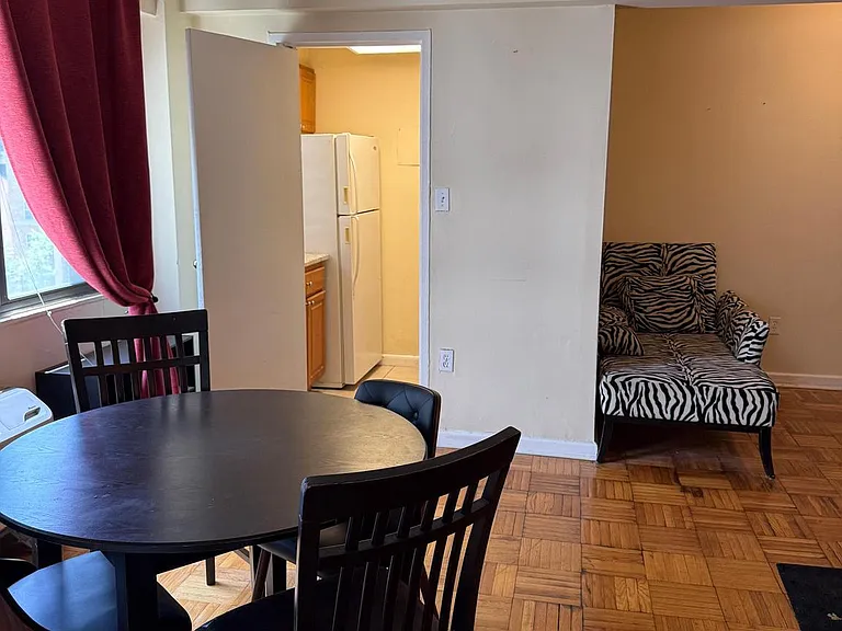 2141 I St NW #516 — Photo 4