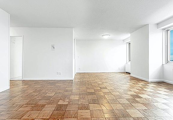 3rd image of 2600 Netherland Ave APT 1412