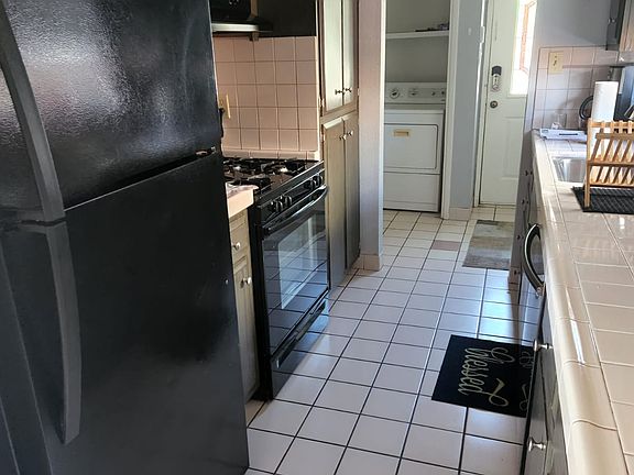 3rd image of 6932 Allegheny Pl