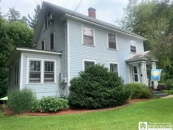 24 Prospect Ave, Springville, NY 14141