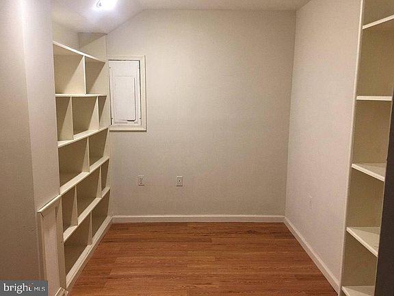 5th image of 830 Chesney Ln