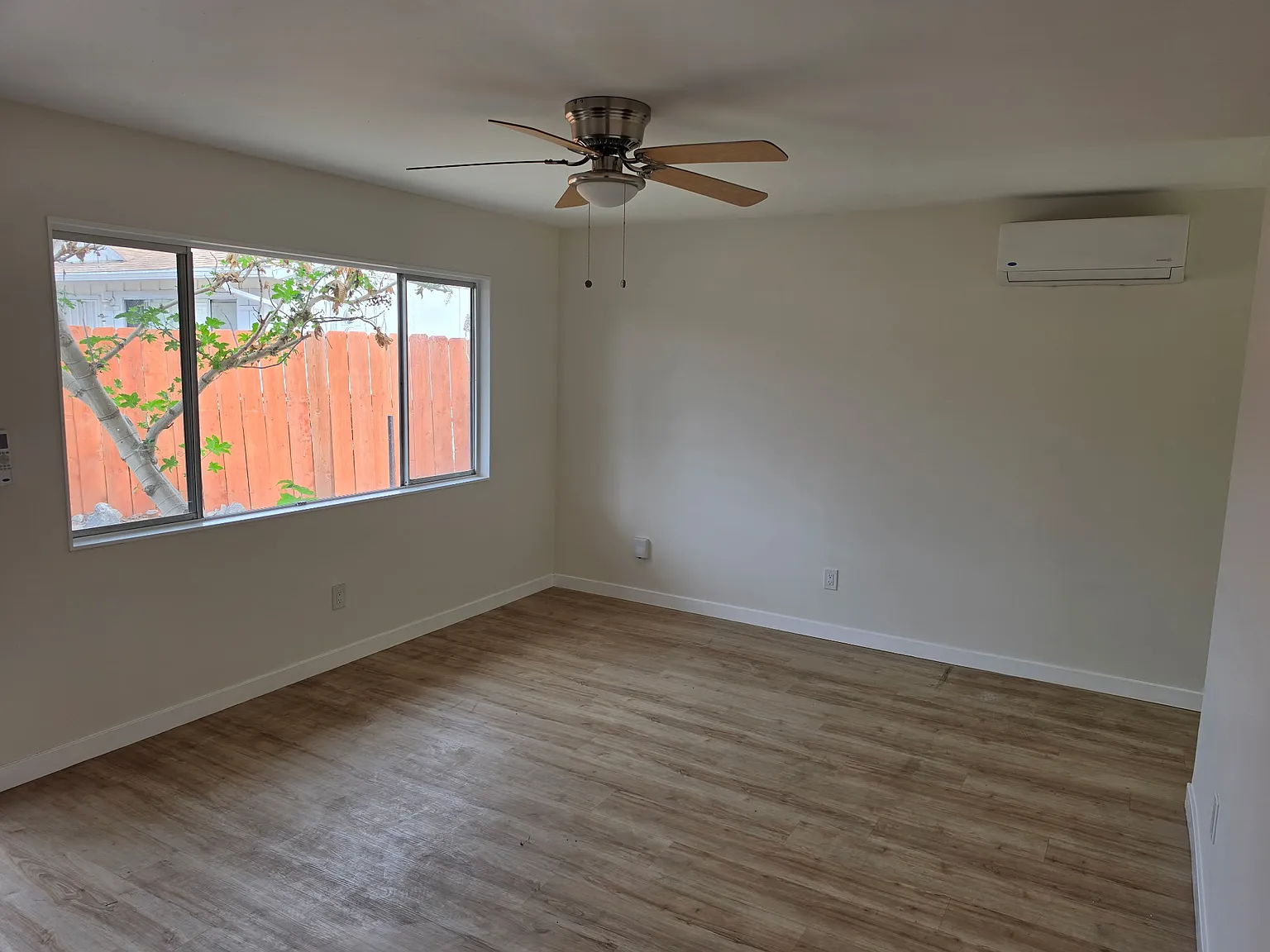 2 bed, 950 sqft, $2,400 — Photo 3