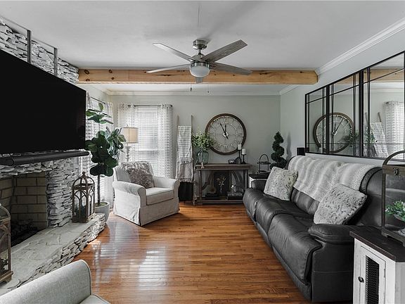 2nd image of 106 Shadydale Cir