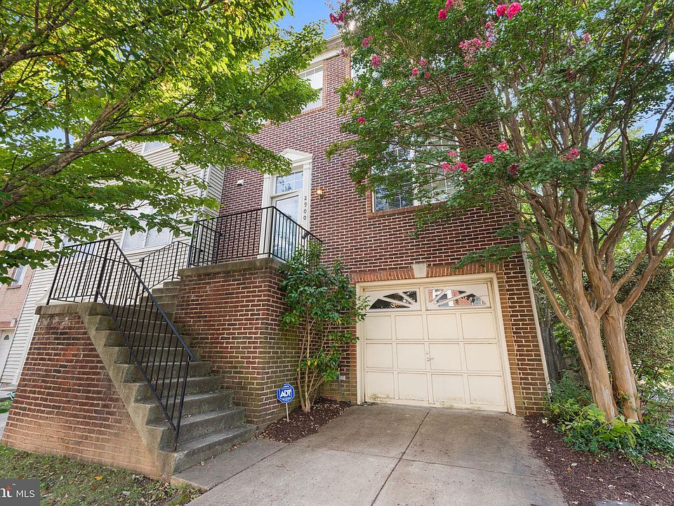 1st image of 2900 Fairfax Metro Ln