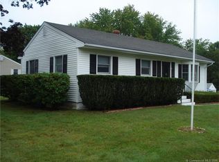 4 Cortland Pl, Uncasville, CT 06382