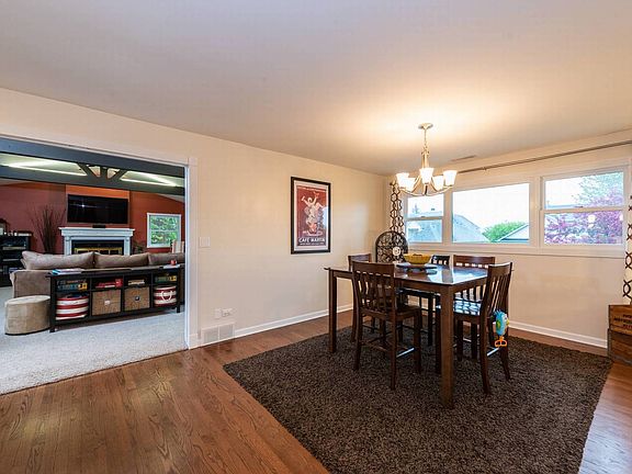 3rd image of 125 Adler Dr