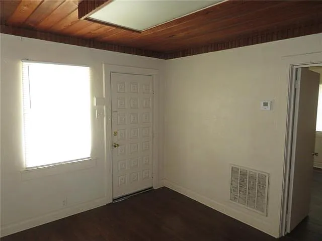 715 Dolhonde St — Photo 2