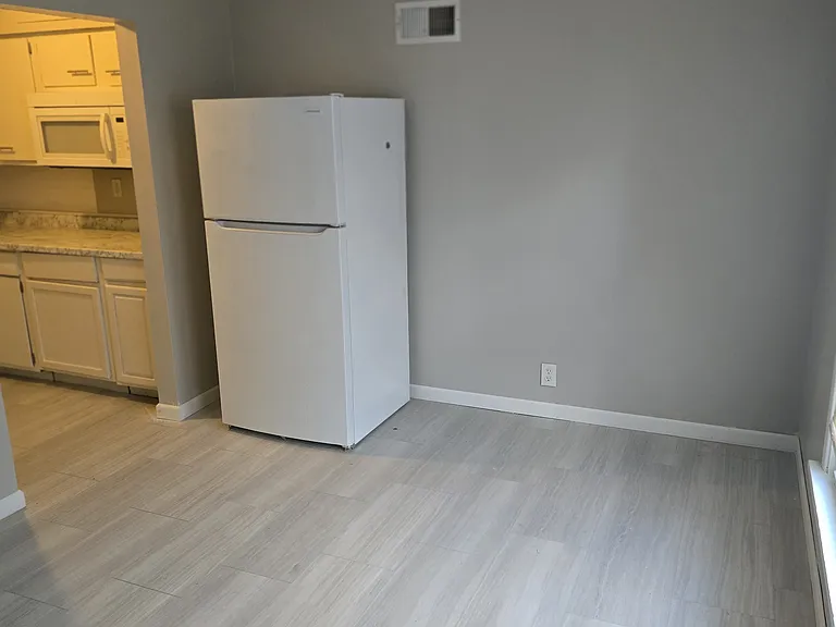 4238 California Ave — Photo 3