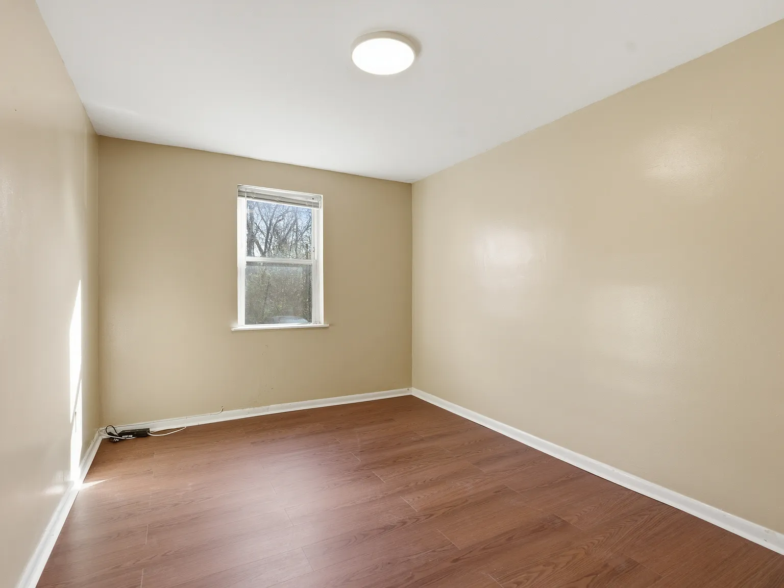 2 bed, 3608 sqft, $1,500 — Photo 2
