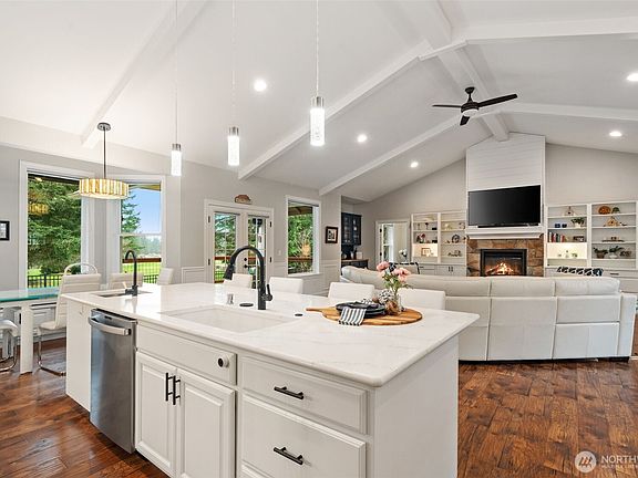 5th image of 141 E Hofaker Road