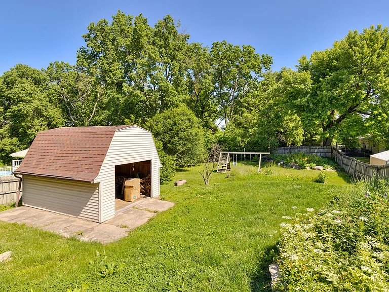 3815 Hillcrest Dr — Photo 31