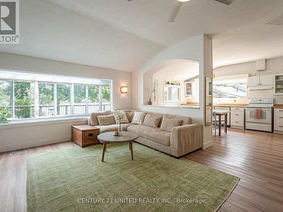 3rd image of 1105 Primrose Ln
