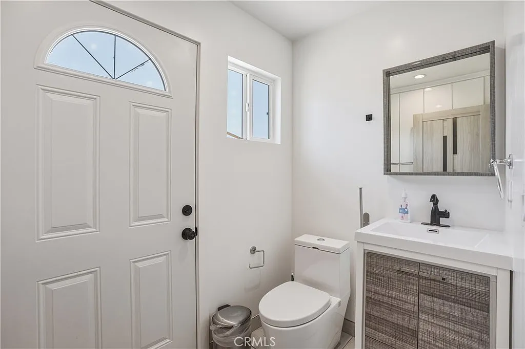 6 bed, 3.5 bath, 2200 sqft, $7,000 — Photo 4