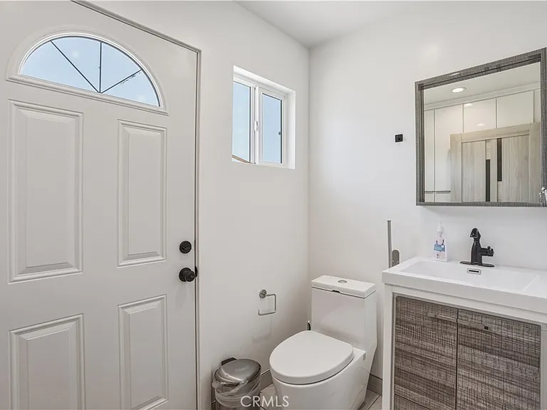 6620 Bellaire Ave — Photo 4