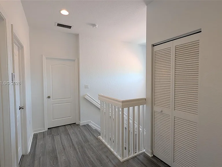 2151 NE 37th Ter — Photo 41