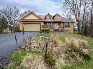 4 Bayberry Dr, Galena, IL 61036