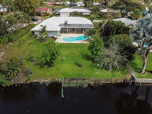 3rd image of 8301 W Lake Dr