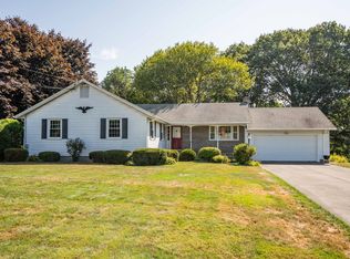 33 Berkshire Dr, Farmington, CT 06032