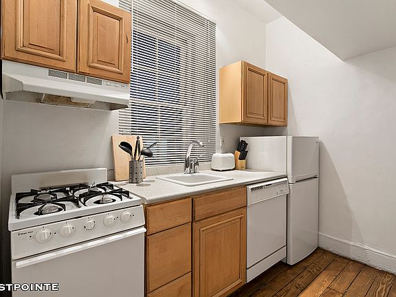 2nd image of 173 Bleecker St APT 3