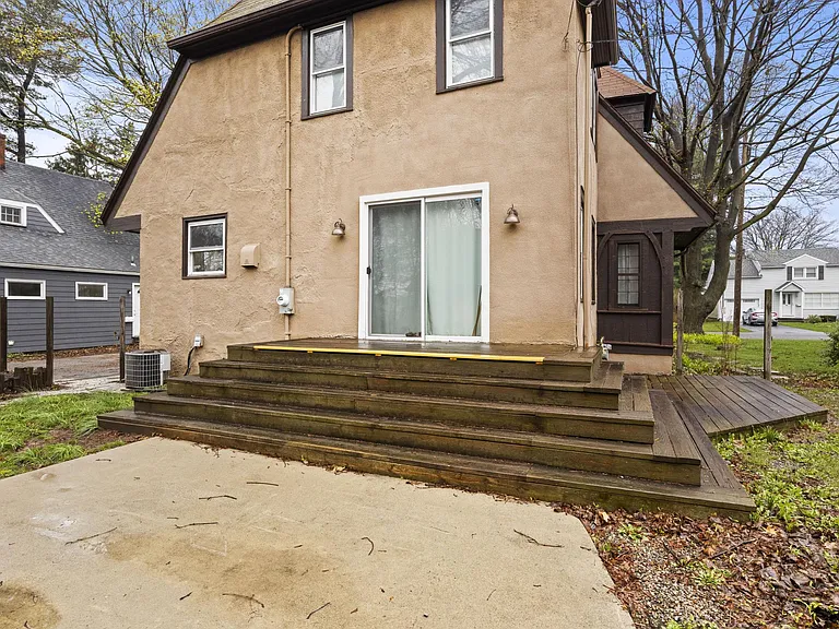 63 Pearson St — Photo 15