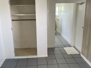 1112 Patterson Rd TRAILER B, Cape Coral, FL 33909