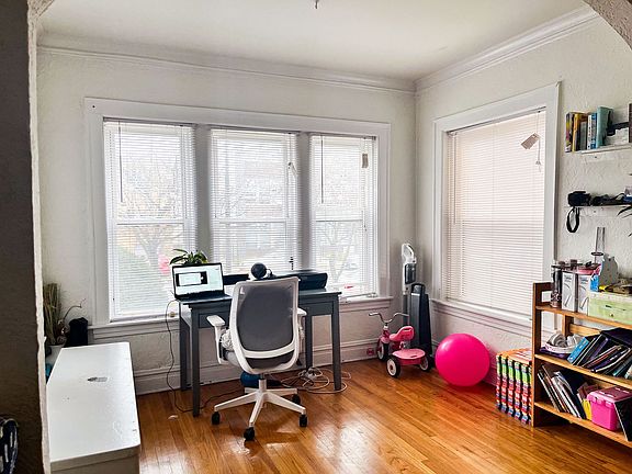 4th image of 4934-4936 N Kimball Ave #4936-1N